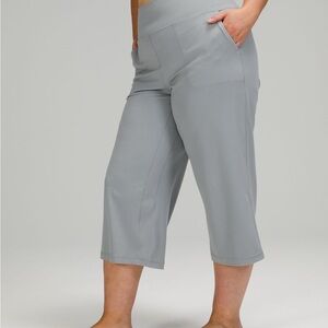 Lululemon Align super high rise wide Women's Gray Cropped Pants 23